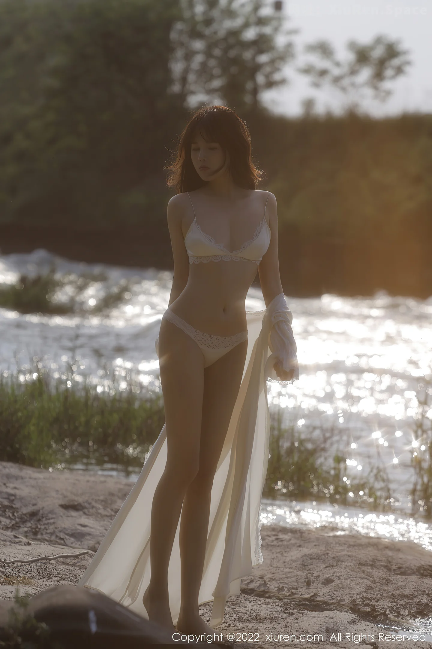 图片[5]-[XiuRen秀人网]VOL.5098 模特许嘉欣脱白色轻透长衫露白色蕾丝内衣秀曼妙身材诱惑写真66P-秀人网官方网站